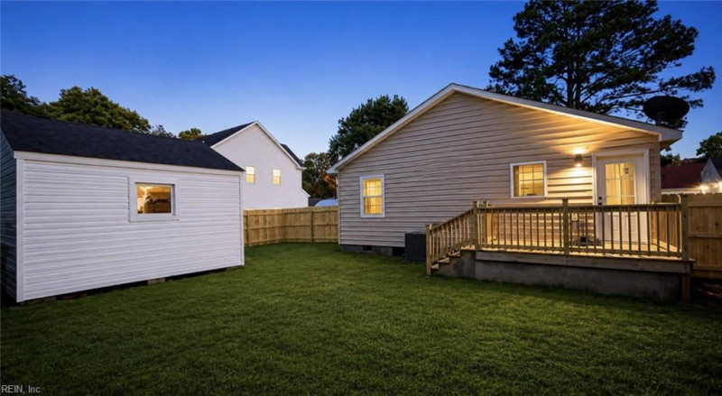 Photo 13 of 18 residential for sale in Portsmouth virginia