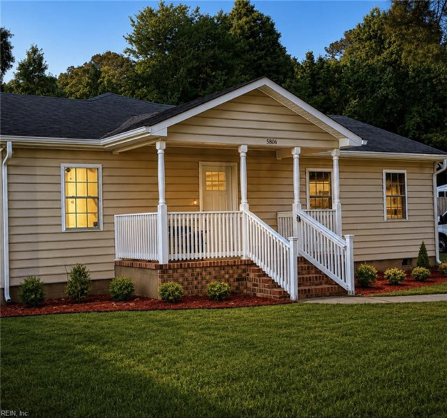 Photo 3 of 18 residential for sale in Portsmouth virginia