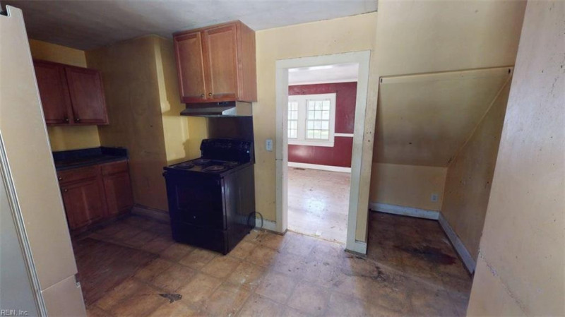 Photo 10 of 50 residential for sale in Portsmouth virginia