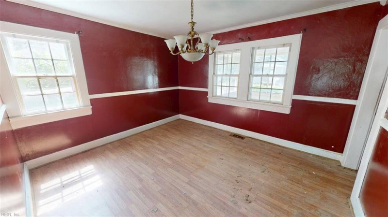 Photo 11 of 50 residential for sale in Portsmouth virginia