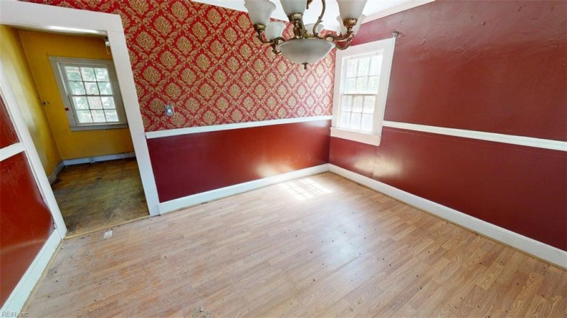 Photo 14 of 50 residential for sale in Portsmouth virginia