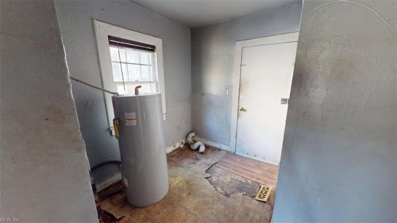 Photo 16 of 50 residential for sale in Portsmouth virginia
