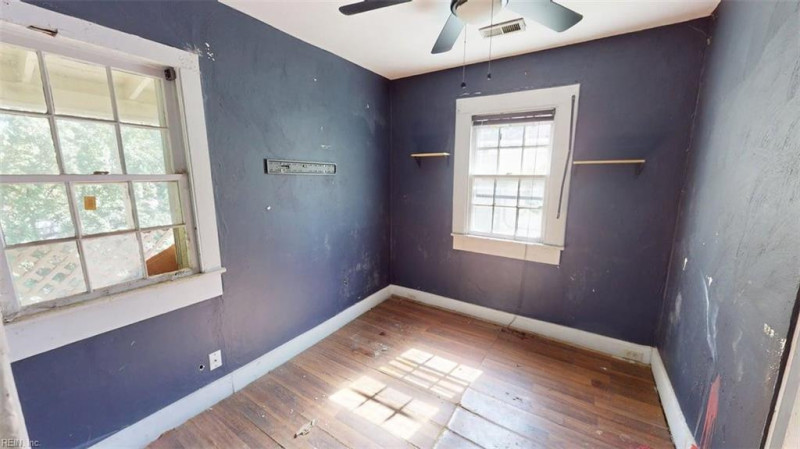Photo 19 of 50 residential for sale in Portsmouth virginia