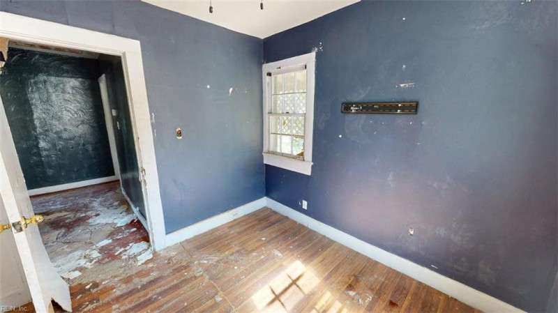 Photo 20 of 50 residential for sale in Portsmouth virginia