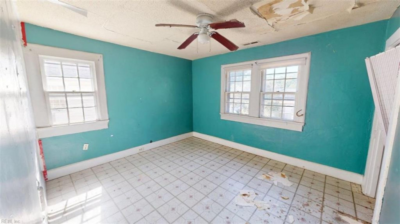 Photo 21 of 50 residential for sale in Portsmouth virginia