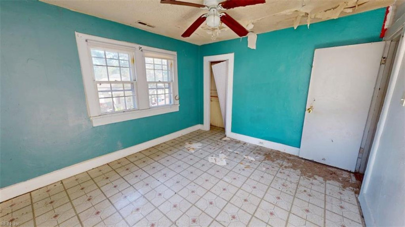 Photo 22 of 50 residential for sale in Portsmouth virginia