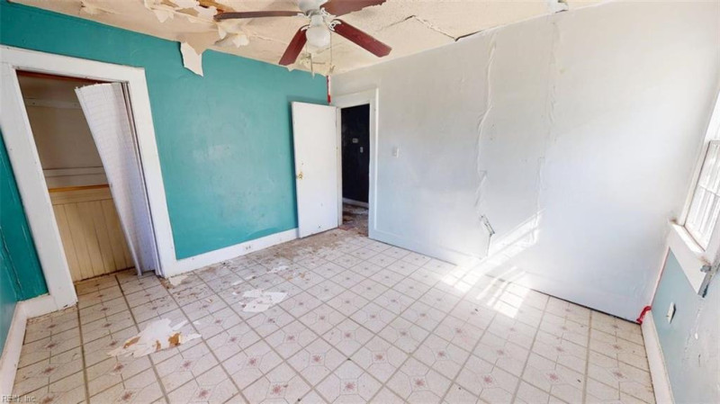 Photo 23 of 50 residential for sale in Portsmouth virginia