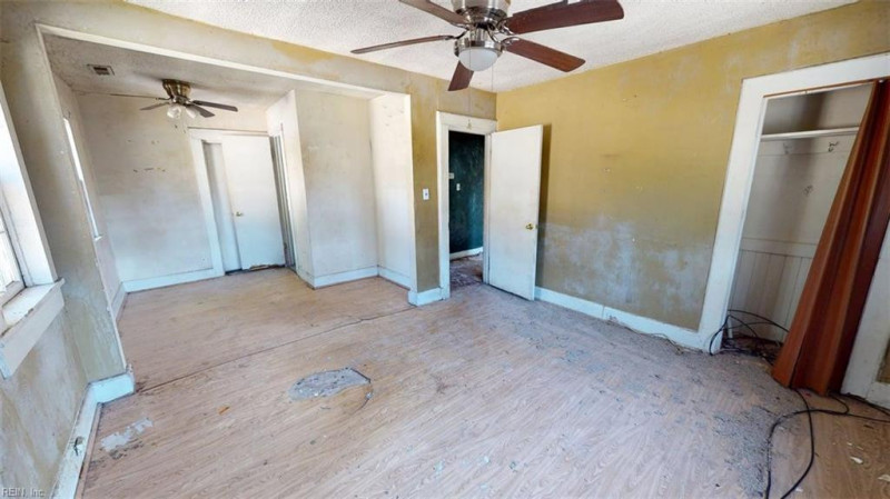 Photo 27 of 50 residential for sale in Portsmouth virginia