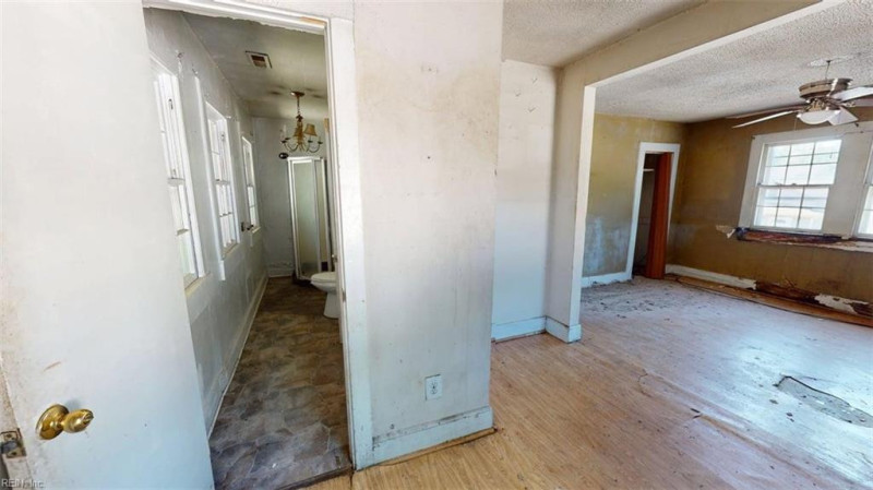 Photo 29 of 50 residential for sale in Portsmouth virginia
