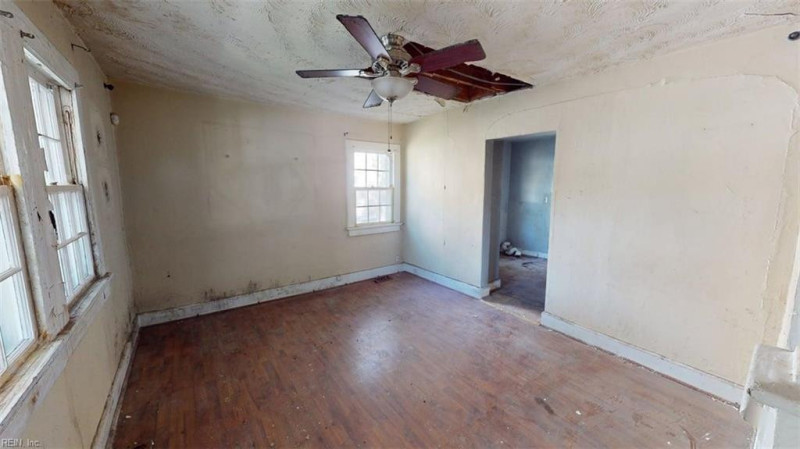 Photo 3 of 50 residential for sale in Portsmouth virginia