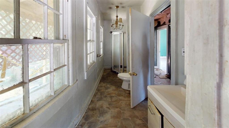 Photo 32 of 50 residential for sale in Portsmouth virginia