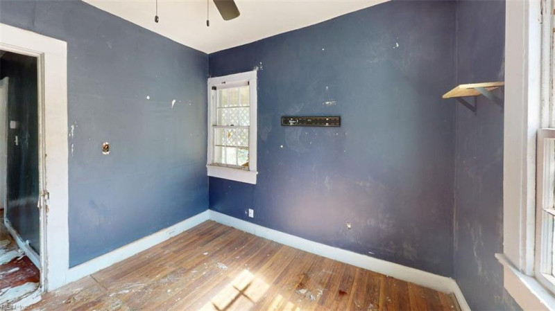 Photo 37 of 50 residential for sale in Portsmouth virginia