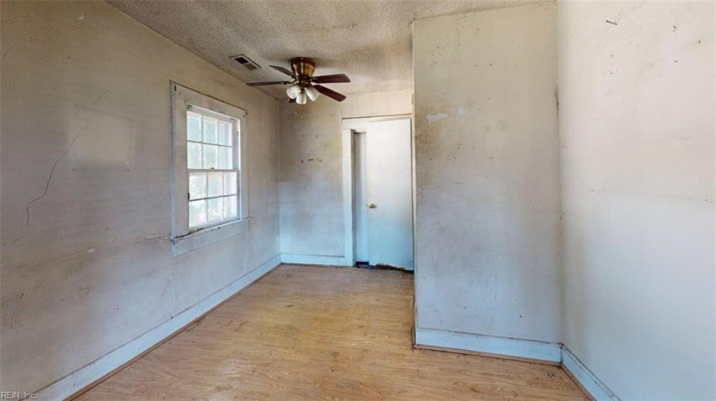 Photo 38 of 50 residential for sale in Portsmouth virginia