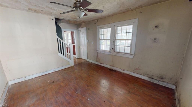 Photo 5 of 50 residential for sale in Portsmouth virginia