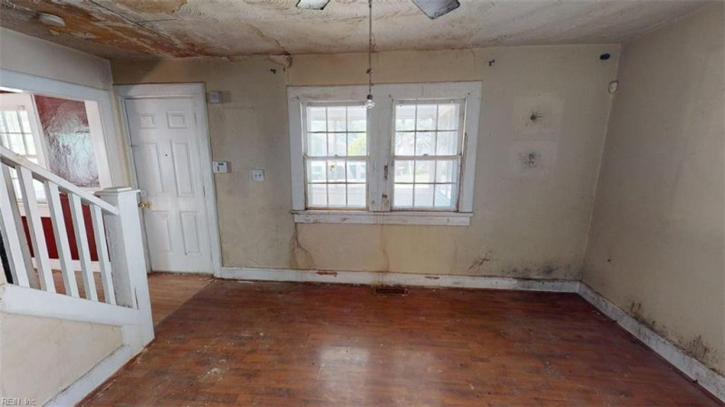 Photo 6 of 50 residential for sale in Portsmouth virginia