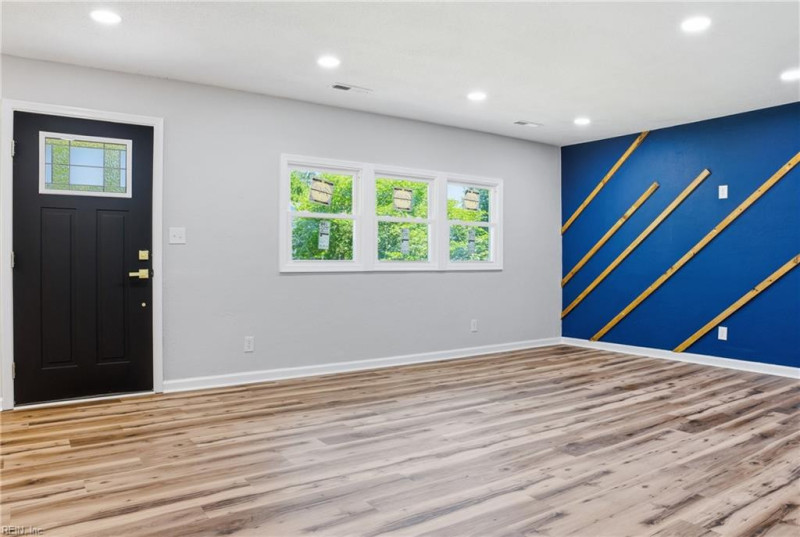Photo 10 of 24 residential for sale in Virginia Beach virginia