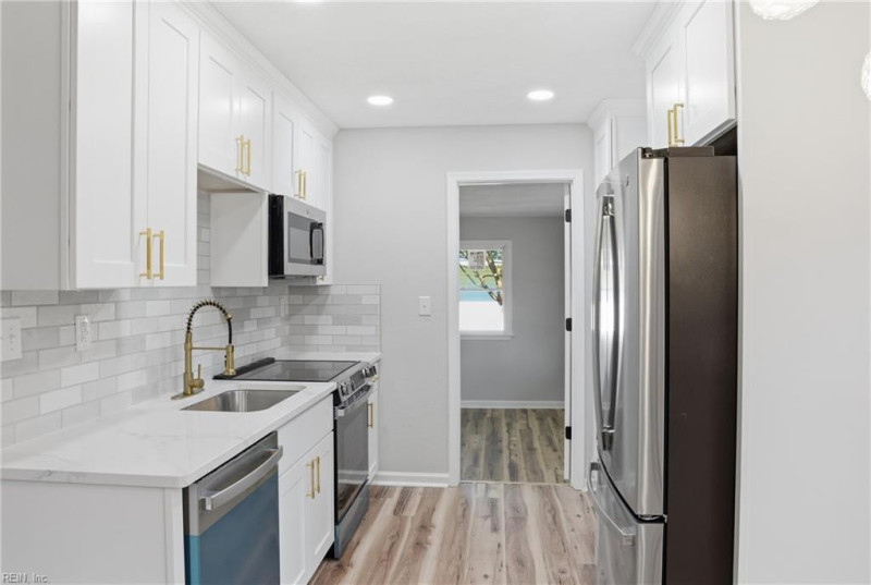 Photo 3 of 24 residential for sale in Virginia Beach virginia
