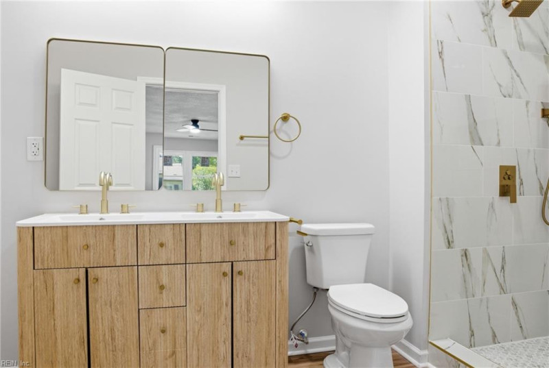Photo 4 of 24 residential for sale in Virginia Beach virginia