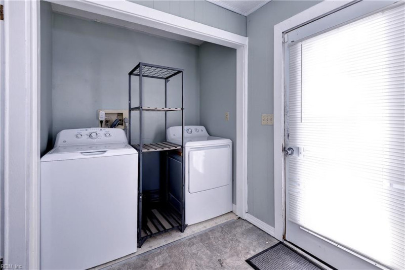 Photo 14 of 25 residential for sale in Portsmouth virginia
