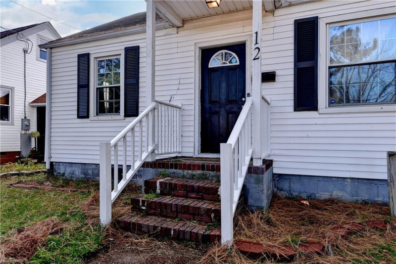 Photo 4 of 25 residential for sale in Portsmouth virginia