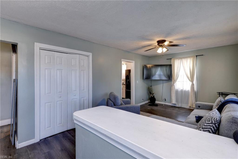 Photo 5 of 25 residential for sale in Portsmouth virginia