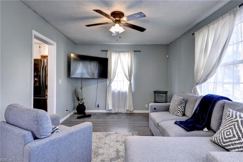Photo 6 of 25 residential for sale in Portsmouth virginia