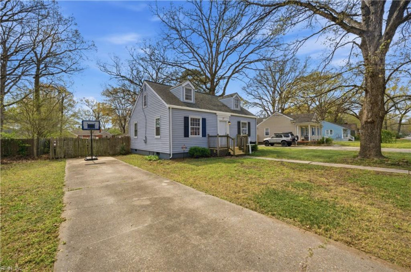 Photo 4 of 30 residential for sale in Newport News virginia Photo 4 of 30 residential for sale in Newport News virginia