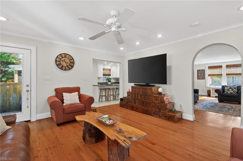 Photo 11 of 47 residential for sale in Norfolk virginia