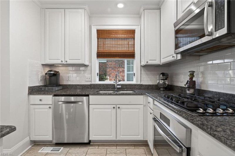 Photo 12 of 47 residential for sale in Norfolk virginia