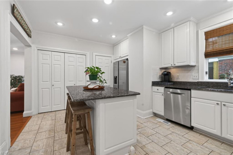Photo 18 of 47 residential for sale in Norfolk virginia