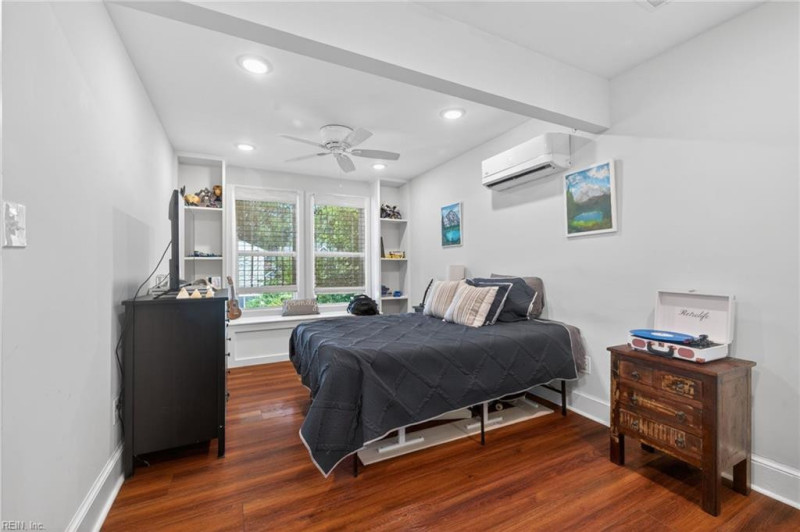 Photo 20 of 47 residential for sale in Norfolk virginia