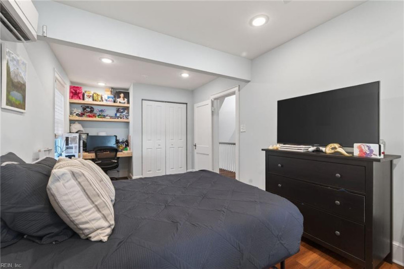 Photo 21 of 47 residential for sale in Norfolk virginia