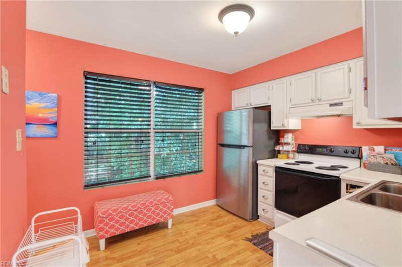 Photo 9 of 21 residential for sale in Newport News virginia