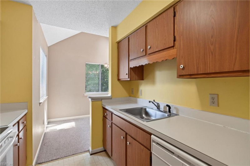 Photo 13 of 23 residential for sale in Newport News virginia
