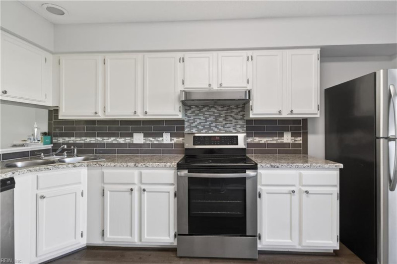 Photo 3 of 25 residential for sale in Virginia Beach virginia