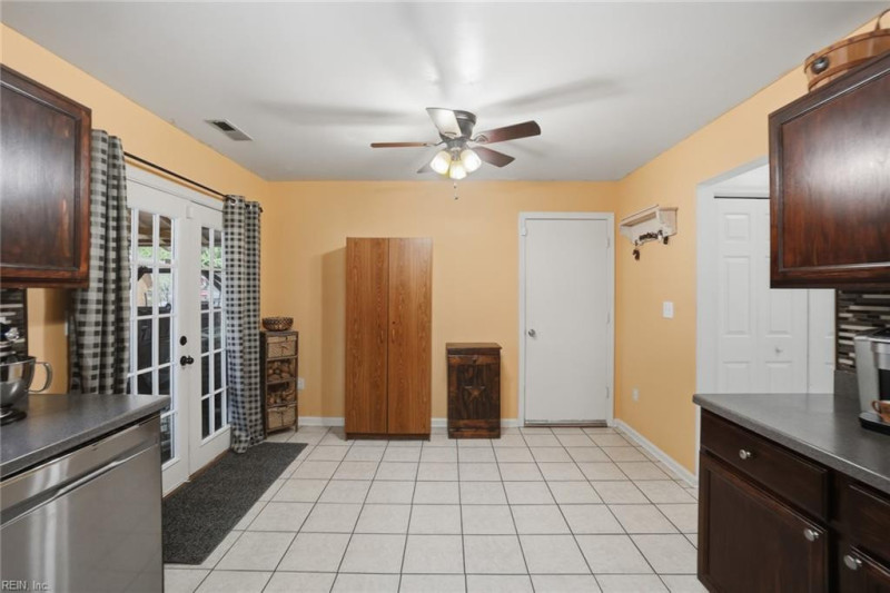 Photo 11 of 36 residential for sale in Suffolk virginia
