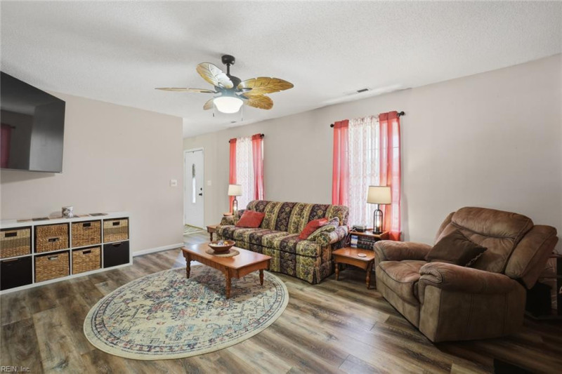 Photo 13 of 36 residential for sale in Suffolk virginia