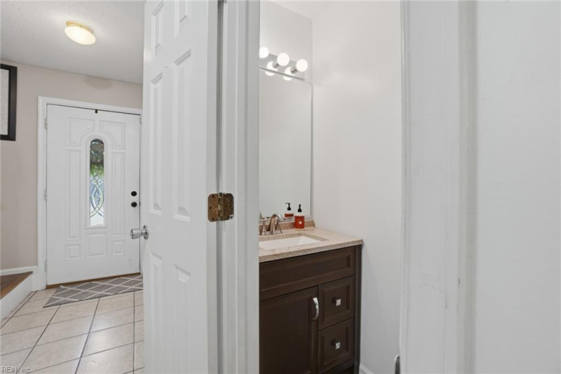 Photo 16 of 36 residential for sale in Suffolk virginia