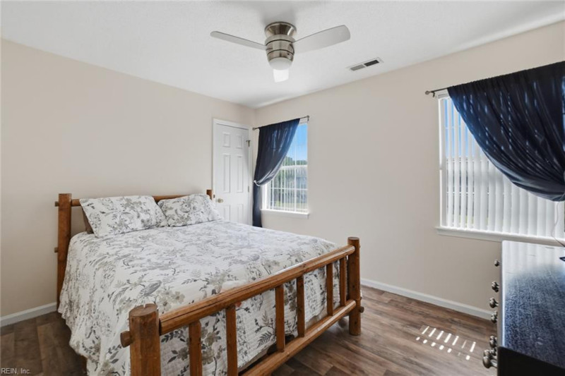 Photo 25 of 36 residential for sale in Suffolk virginia
