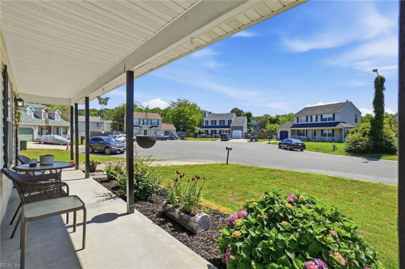 Photo 3 of 36 residential for sale in Suffolk virginia