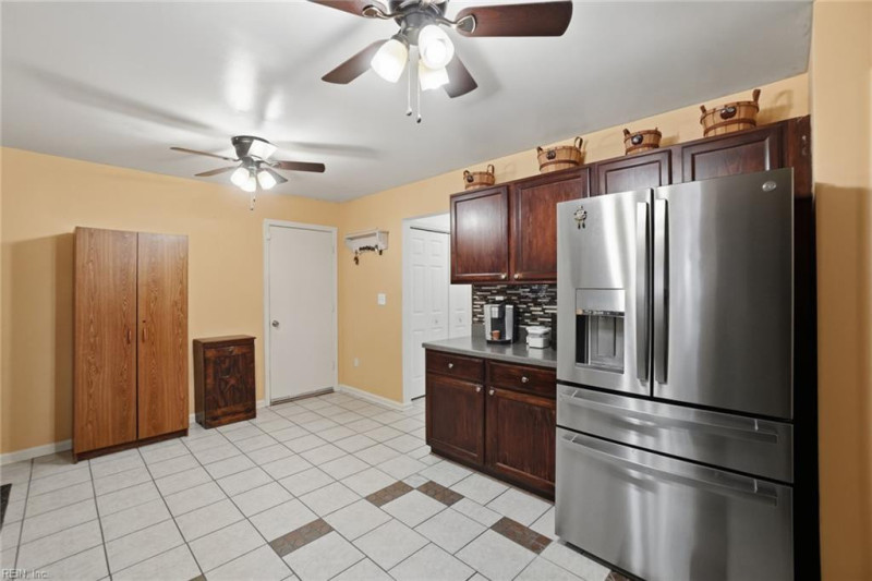 Photo 6 of 36 residential for sale in Suffolk virginia