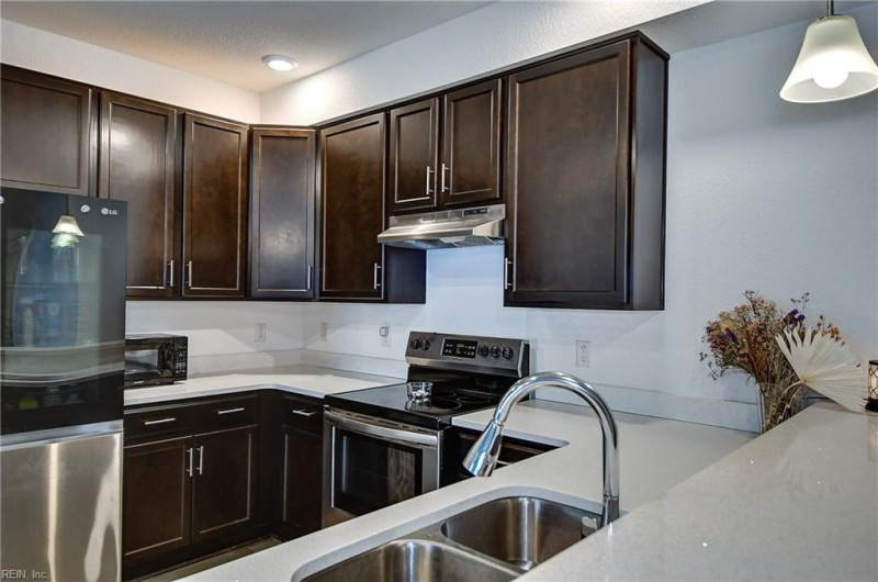 Photo 13 of 26 residential for sale in Virginia Beach virginia