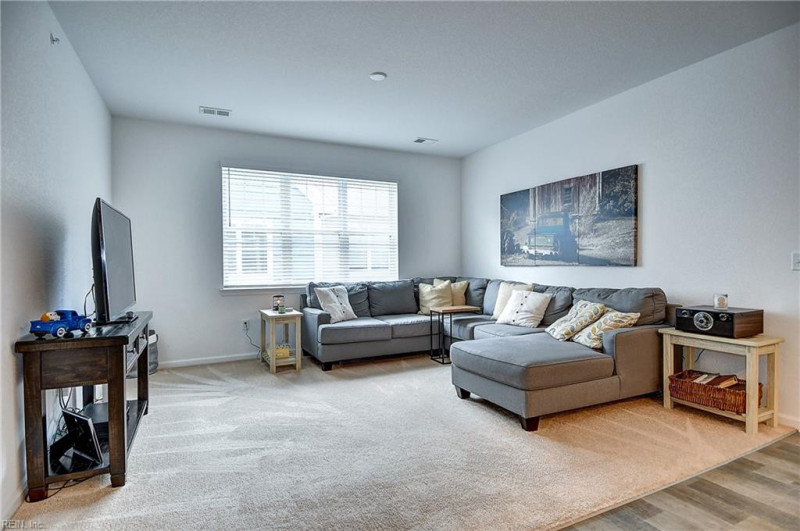 Photo 6 of 26 residential for sale in Virginia Beach virginia