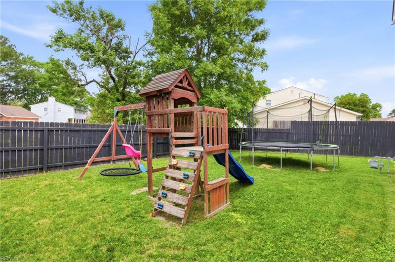 Photo 10 of 48 residential for sale in Virginia Beach virginia