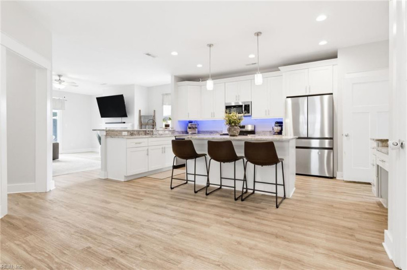 Photo 13 of 48 residential for sale in Virginia Beach virginia