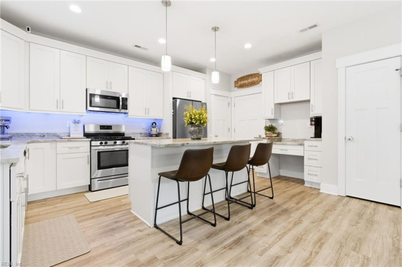 Photo 15 of 48 residential for sale in Virginia Beach virginia