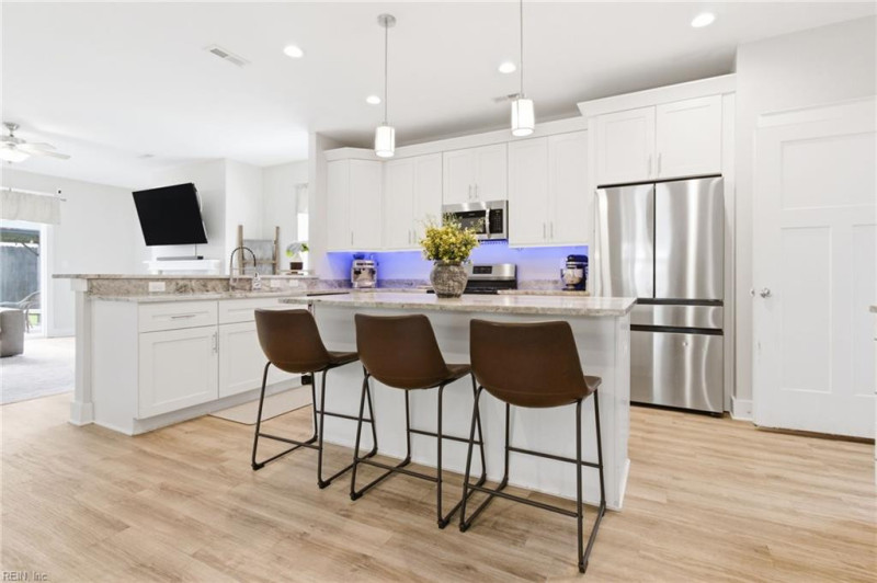 Photo 16 of 48 residential for sale in Virginia Beach virginia