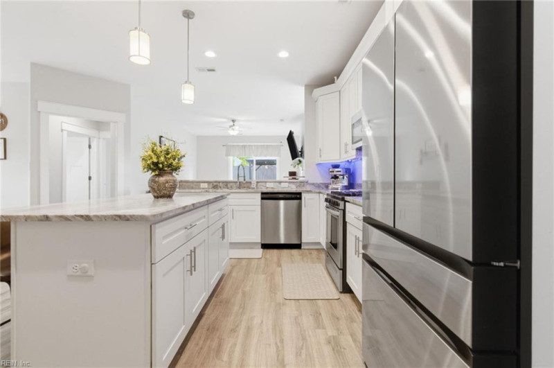 Photo 18 of 48 residential for sale in Virginia Beach virginia