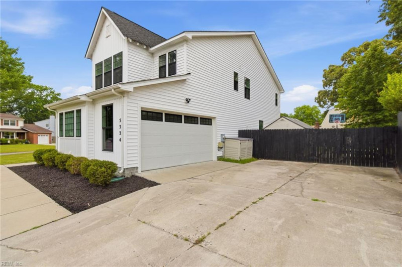 Photo 4 of 48 residential for sale in Virginia Beach virginia