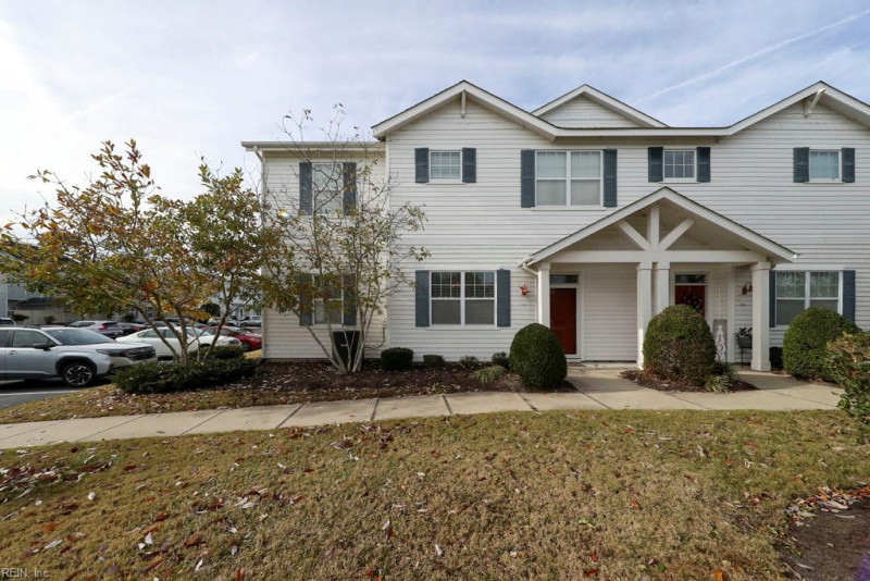 Photo 1 of 34 residential for sale in Chesapeake virginia